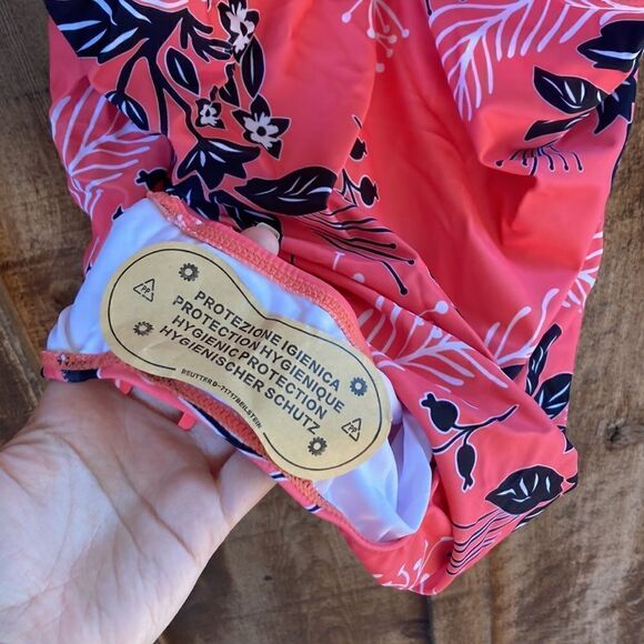 YOU DI AN
One Piece Swimsuit Tummy Control Bathing Suit Criss-Cross - Picture 5 of 11